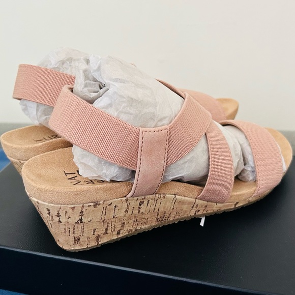 BRAND NEW Naturalizer Sandals (Morocco Pink) with box - Picture 3 of 5